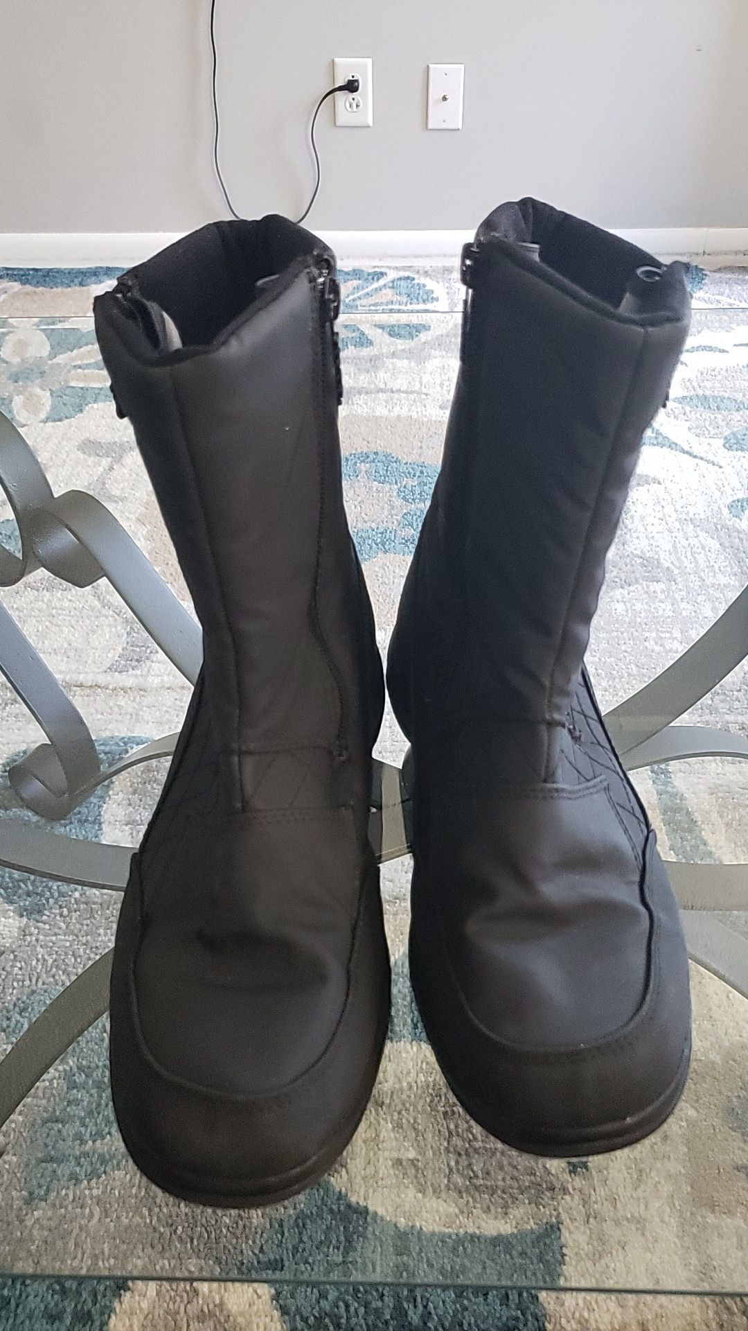 NEW Women Boot!