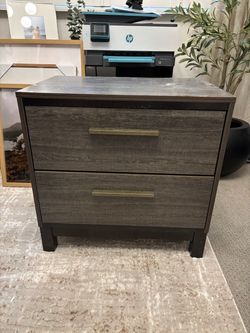 Night stands x2