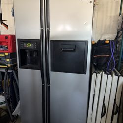 two door fridge 