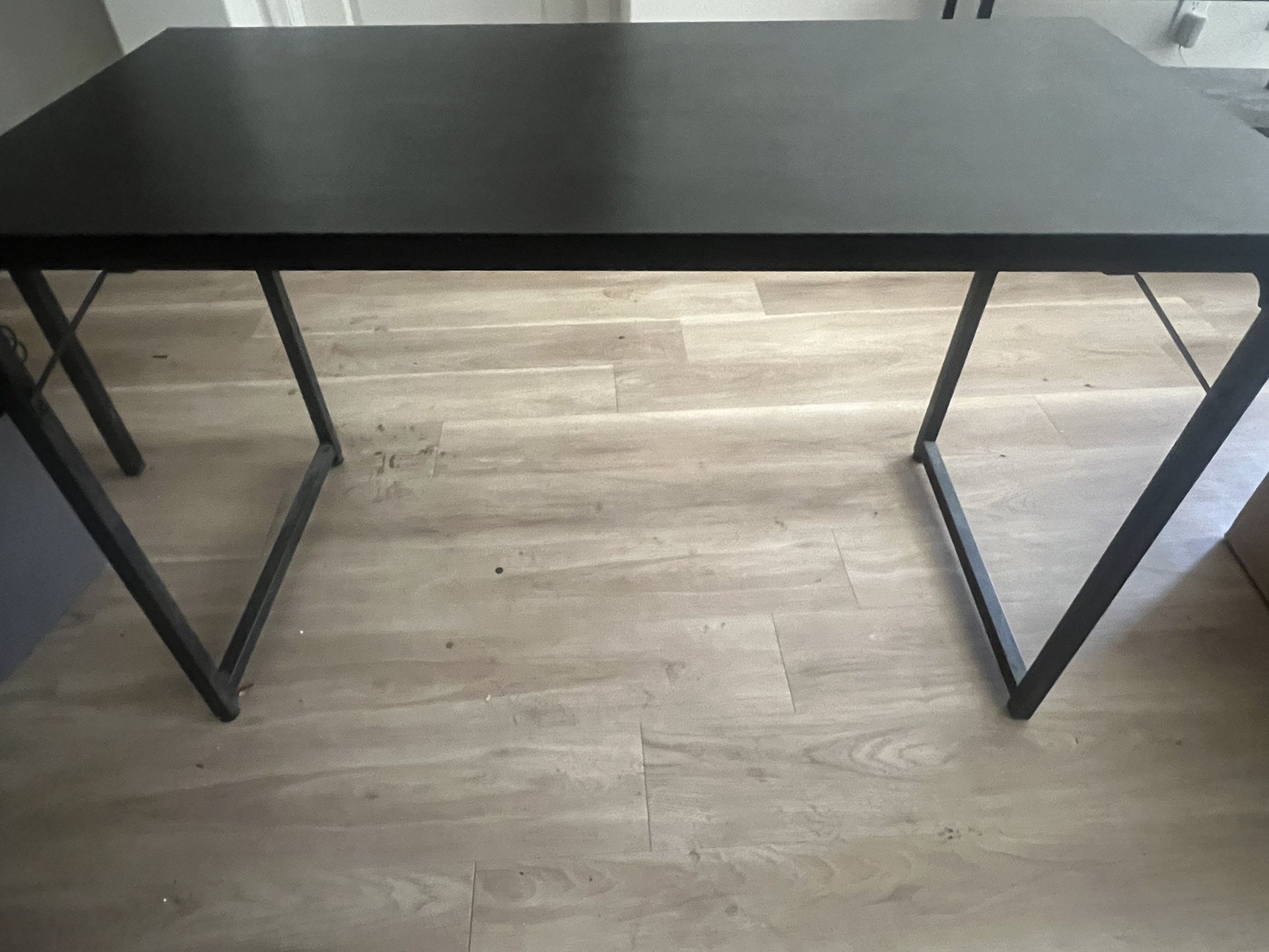 IKEA table Free