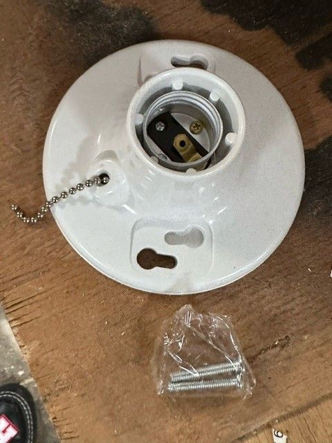 Pull chain plastic ceiling mount lightbulb socket 