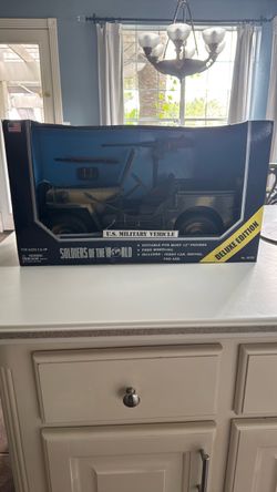 Soldiers of the World U.S. Military Vehicle Deluxe Edition