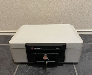 Sentry 1100 Fire Proof Safe w/2 Keys
