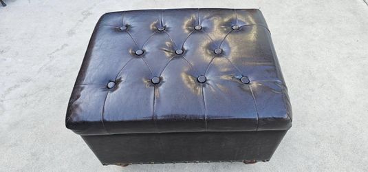 Danbury tufted storage ottoman