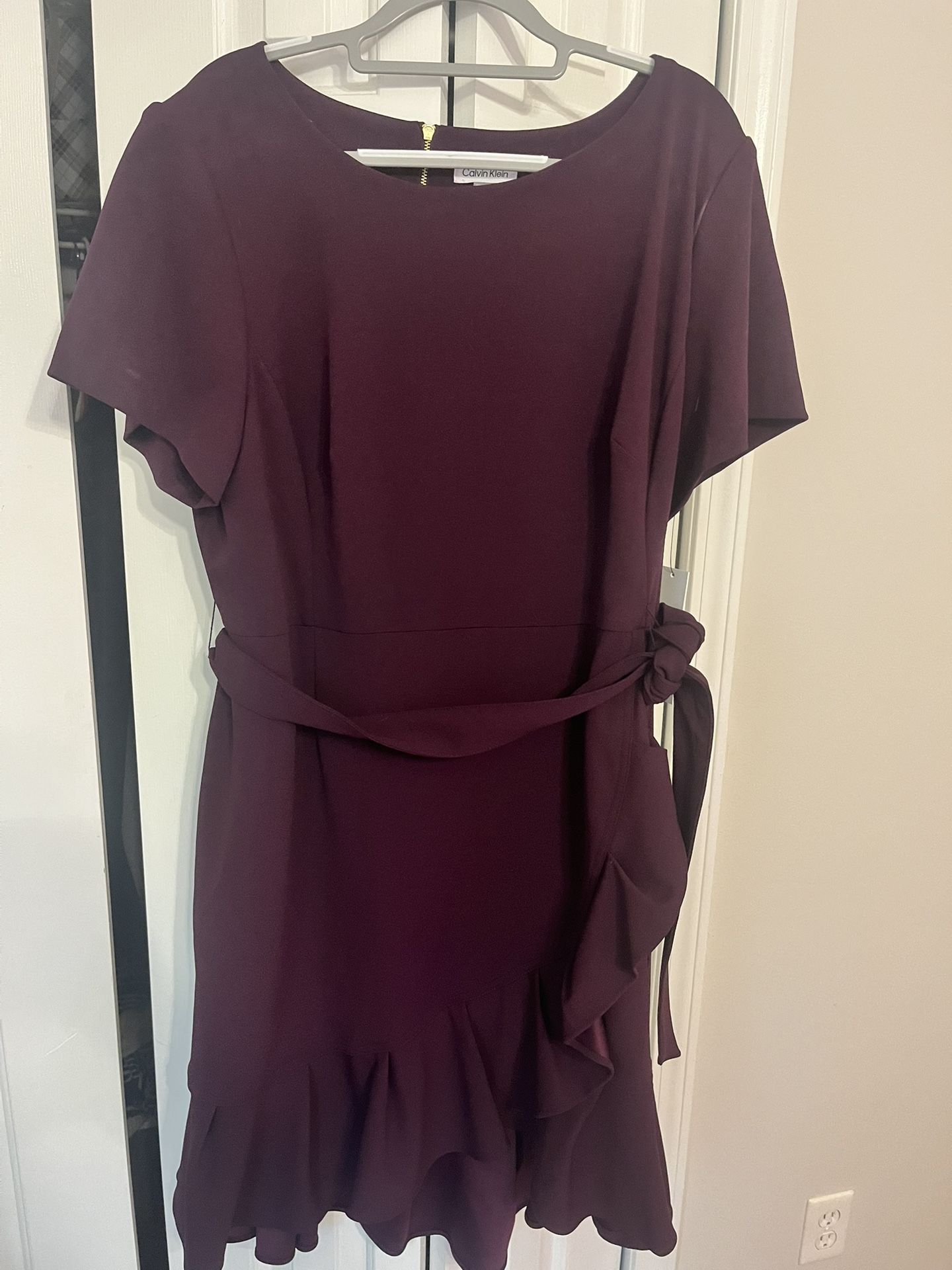 NWT Calvin Klein Plus Size Dress With Tie Waist And Ruffle Hem