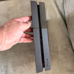 Ps 4