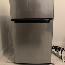 Magic Chef Mini Fridge