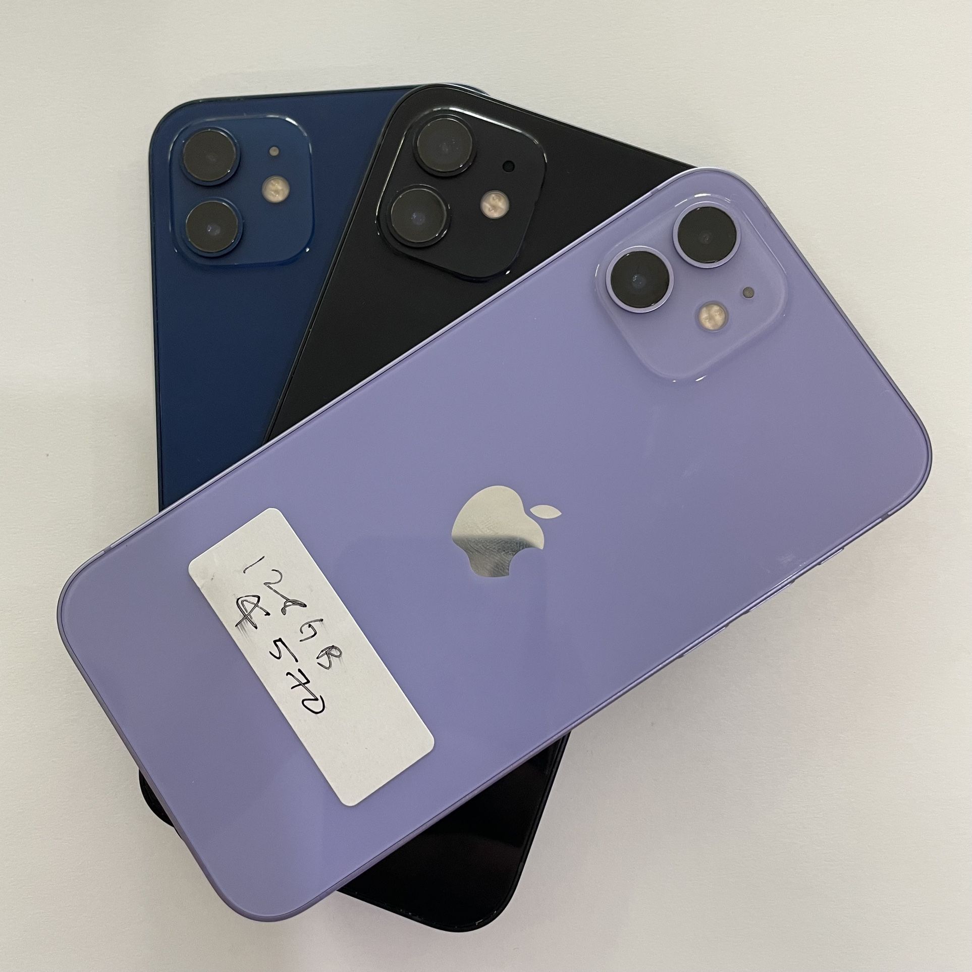 Factory Unlocked Iphone 12 128gb comes with store warranty