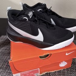 NIKE TEAM HUSTLE D 10