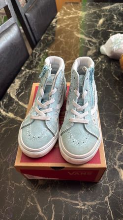 Girls shoes