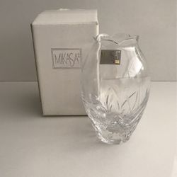 Mikasa 5” Glass Flower Vase