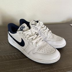 Men’s 9.5 Nike
