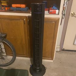 Oscillating Fan / Ion Tower