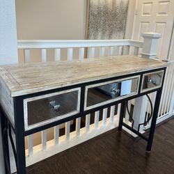 CONSOLE TABLE 