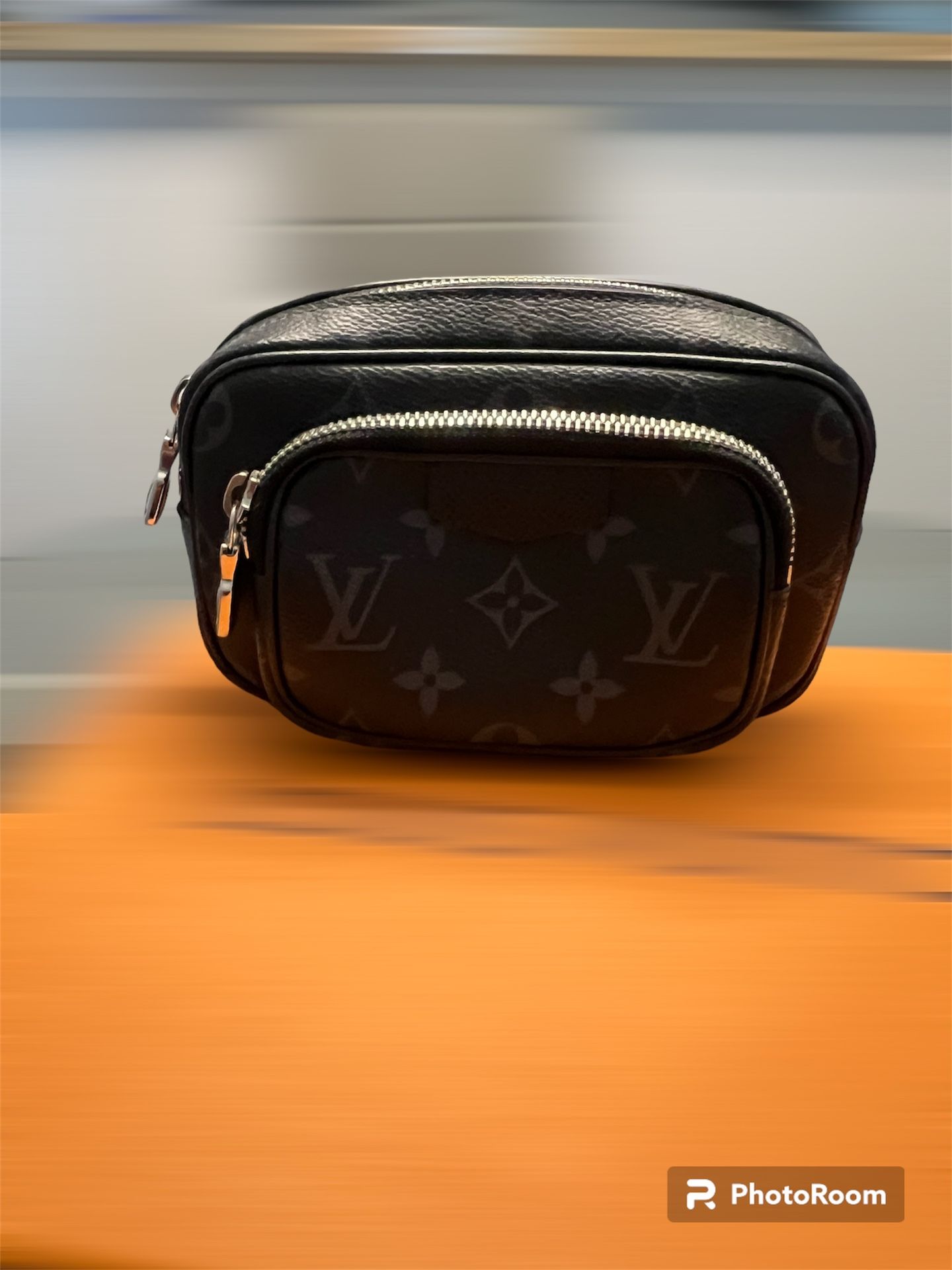 Men Louis  Vuttion Bag