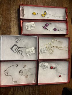 Beautiful Earrings Sets 