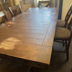 DINING ROOM TABLE 