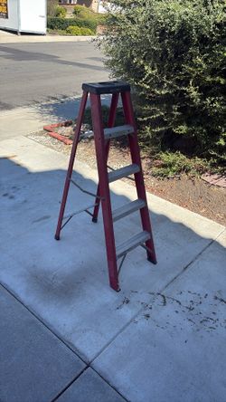 5 Foot Ladder