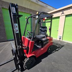 STL Industrial STL1TN electric forklift