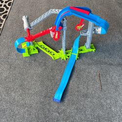 Hot Wheel Track Rev Up Revolution 