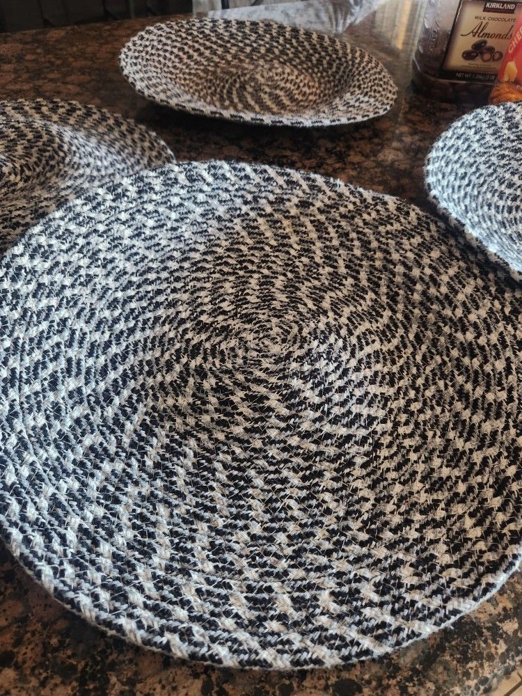 Round Solid Table Placemats
