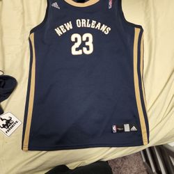 Girls Large 14 With Free Pelicans Decal