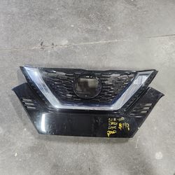Nissan Rogue Sport grille 2018 2019 2020 Part $190