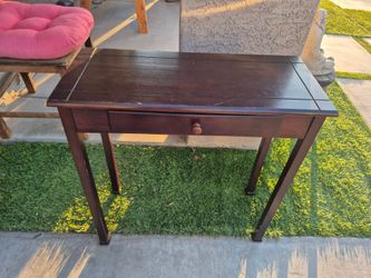 Small wood table with one drawer, please see all the pictures for details and measurements