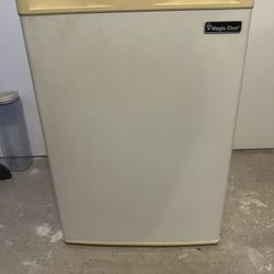 Mini fridge