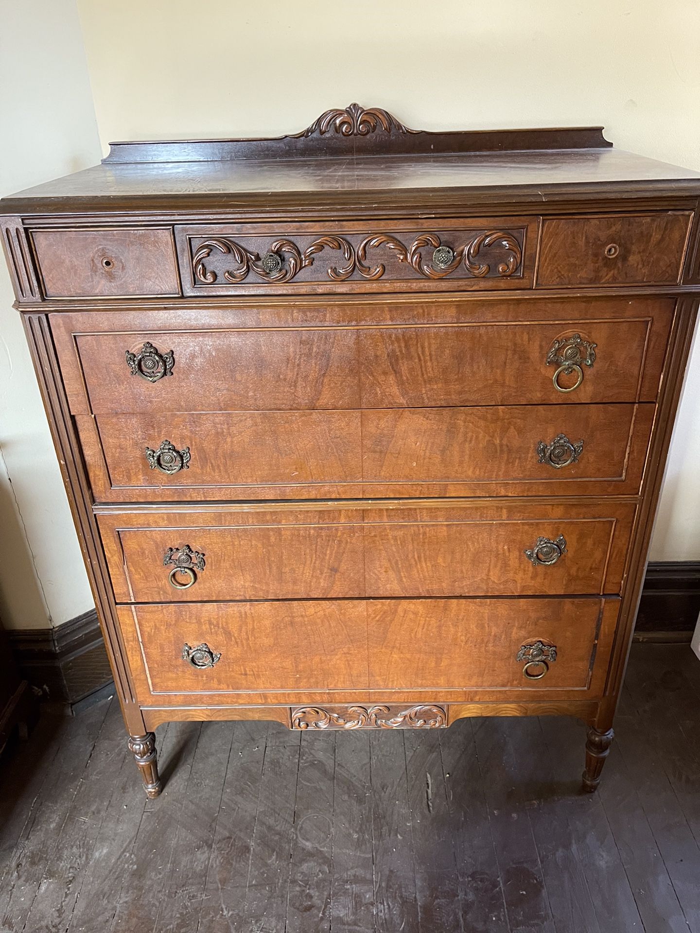 1930s Bedroom Set With Dresser Desk And Dual Twin Beds