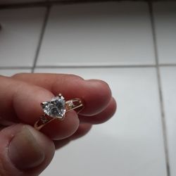 14K Gold Heart Shape Ring