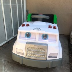 Hermoso Carro Para Niños En Muy Buenas Condiciones