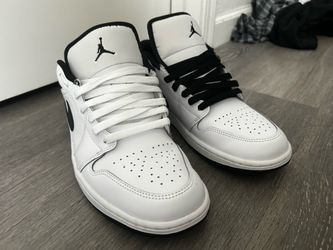 Air Jordan 1 Low black and white (size - 9.5) only $45! Excellent condition Only 45!!