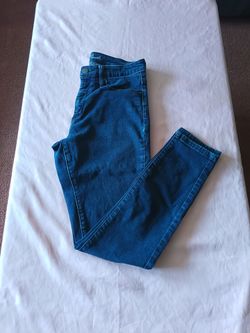 Universal thread women's high waisted jeans size 8/29S