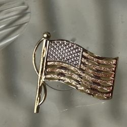14 K American Flag Pin