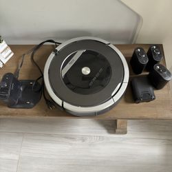 iRobot Roomba Robot Vacuum Cleaner And Accessories 
