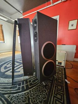 Cambridge Soundworks Newton t500 Towers powered subwoofer with tweeters and amp plified