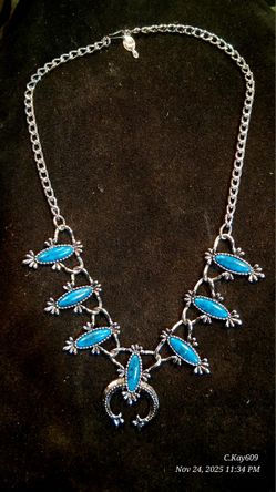 Sarah Coventry Silver And Turquoise Ladies Necklace
