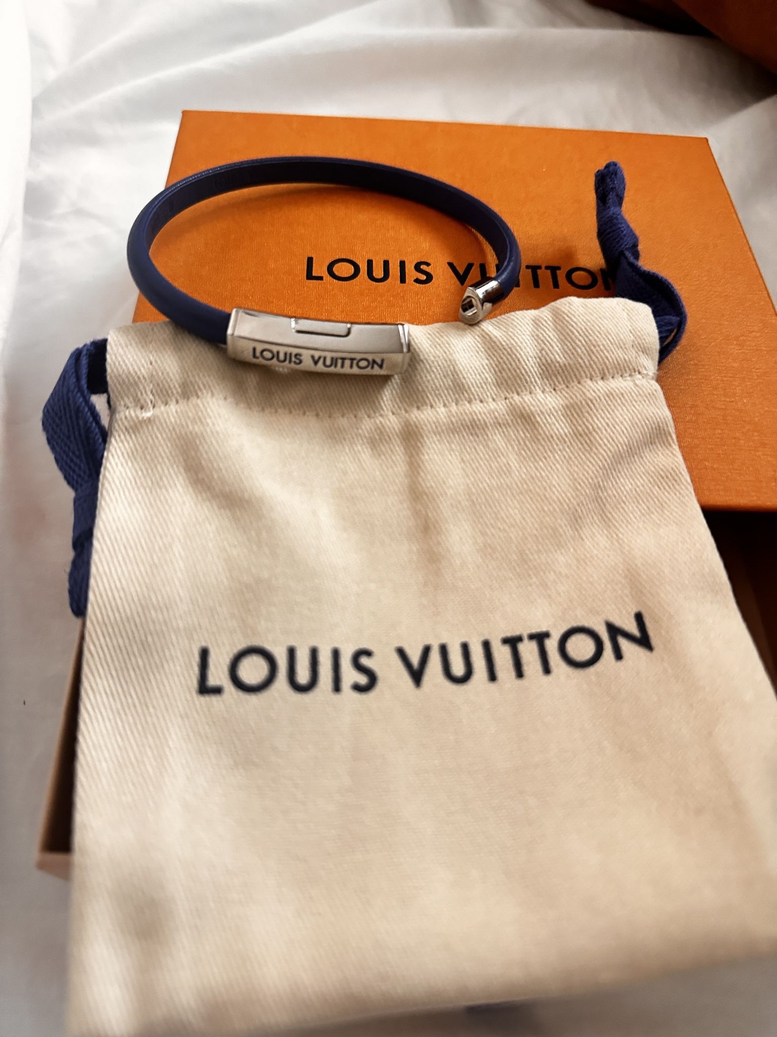 Like New Louis Vuitton Black Men's Bracelet for Sale in Dallas, TX