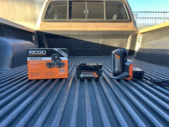 NEW Ridgid 18V (2) 4.0Ah Max Output Starter Kit