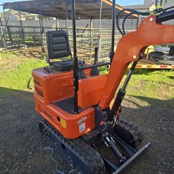 Dig Master DM150 Mini-Hydraulic Excavator,
