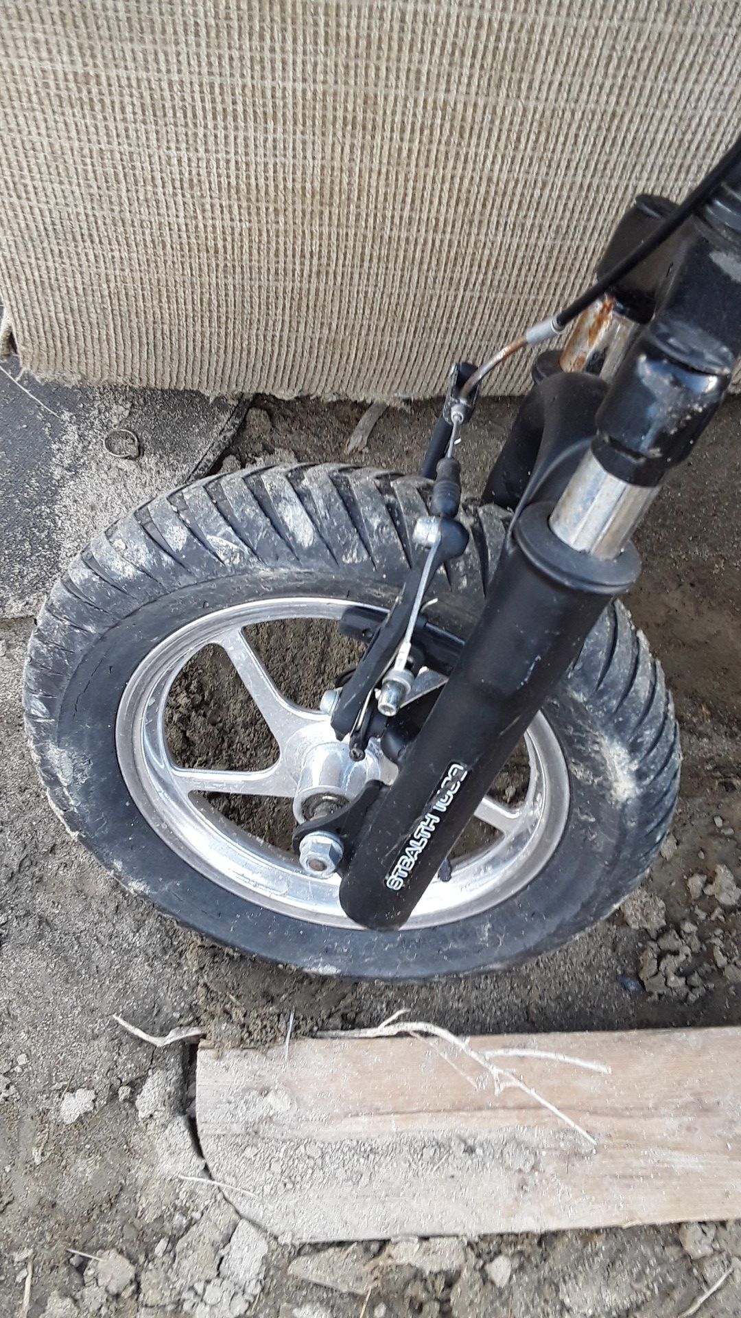 Schwinn 36Volt Stealth 1000 Electric Scooter for Sale in Thousand Palms