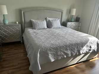 King size bedroom set with adjustable base King size bedroom set with adjustable base