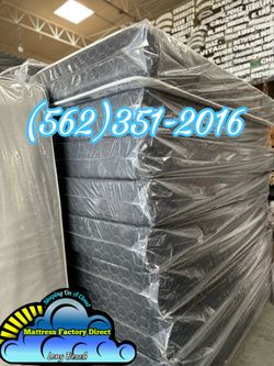 Queen mattress and Boxspring base tambor Nuevo new