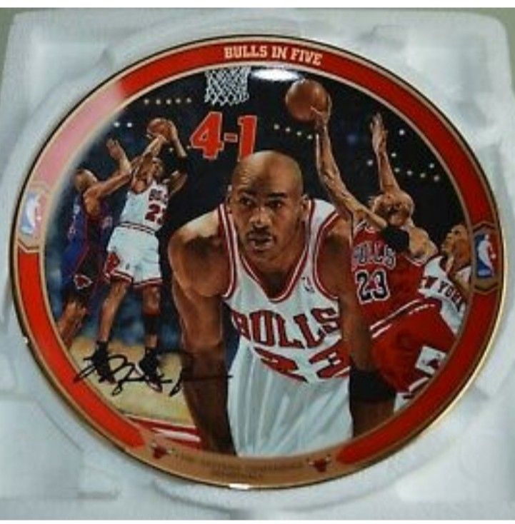 Michael Jordan Plate With Stand...Pre-Owned $25 Each