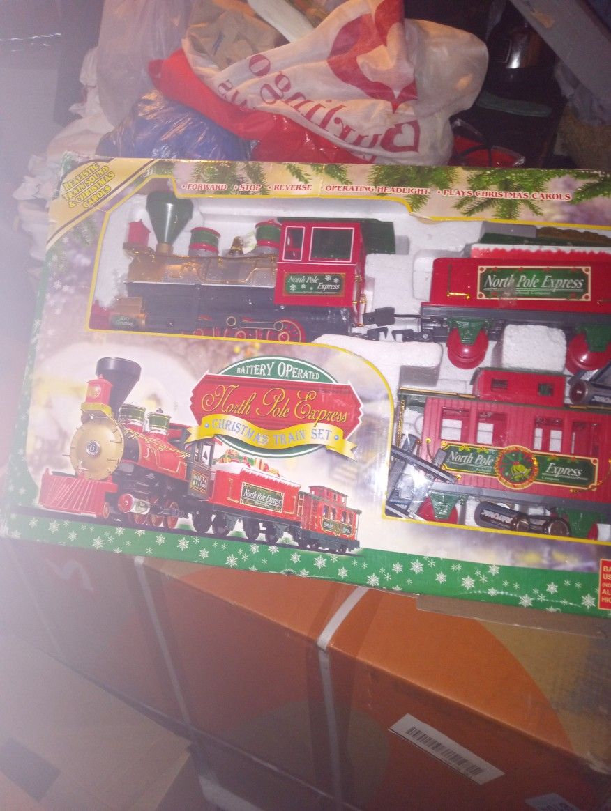 Realistic Train & Christmas Carols