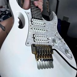 2007 Ibanez Team J-Craft Steve Vai Signature JEM7V Guitar White HSH + OHSC