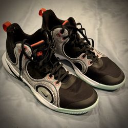 Nike Basketball 10.5