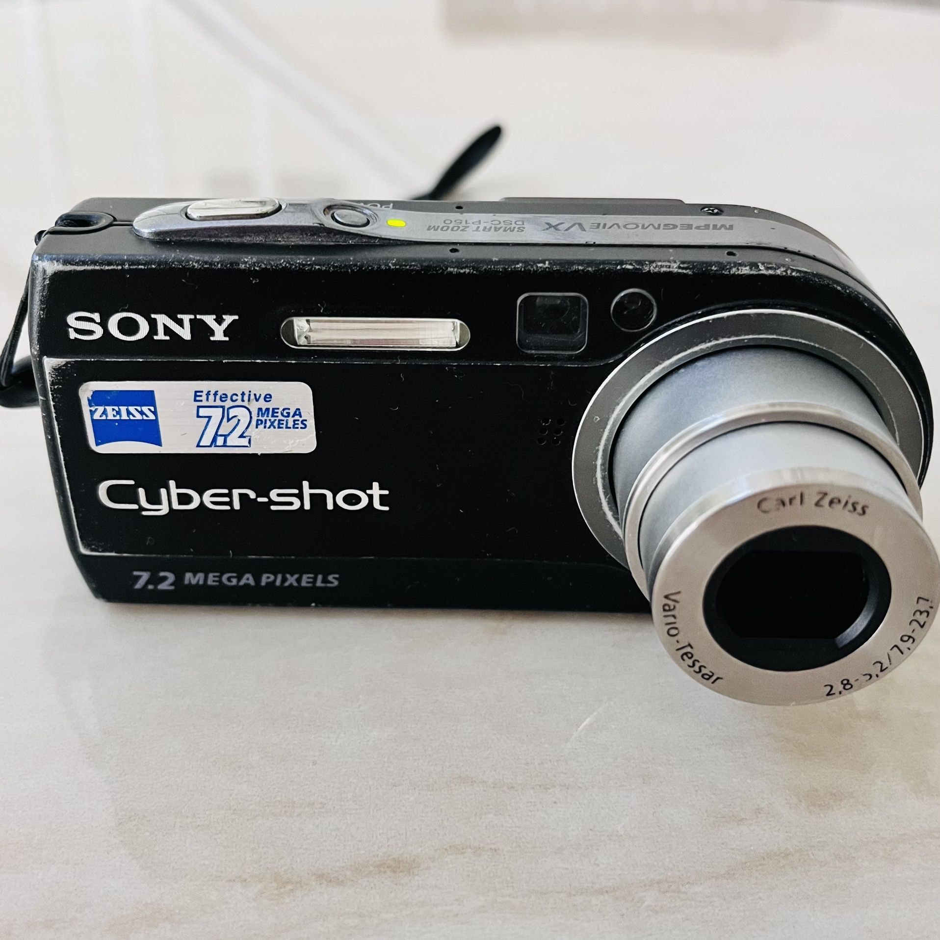 SONY Cyber-shot DSC-P150 7.2 MEGA Pixels Digital Camera Black w 