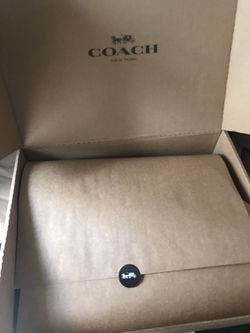 Coach wristlet New***